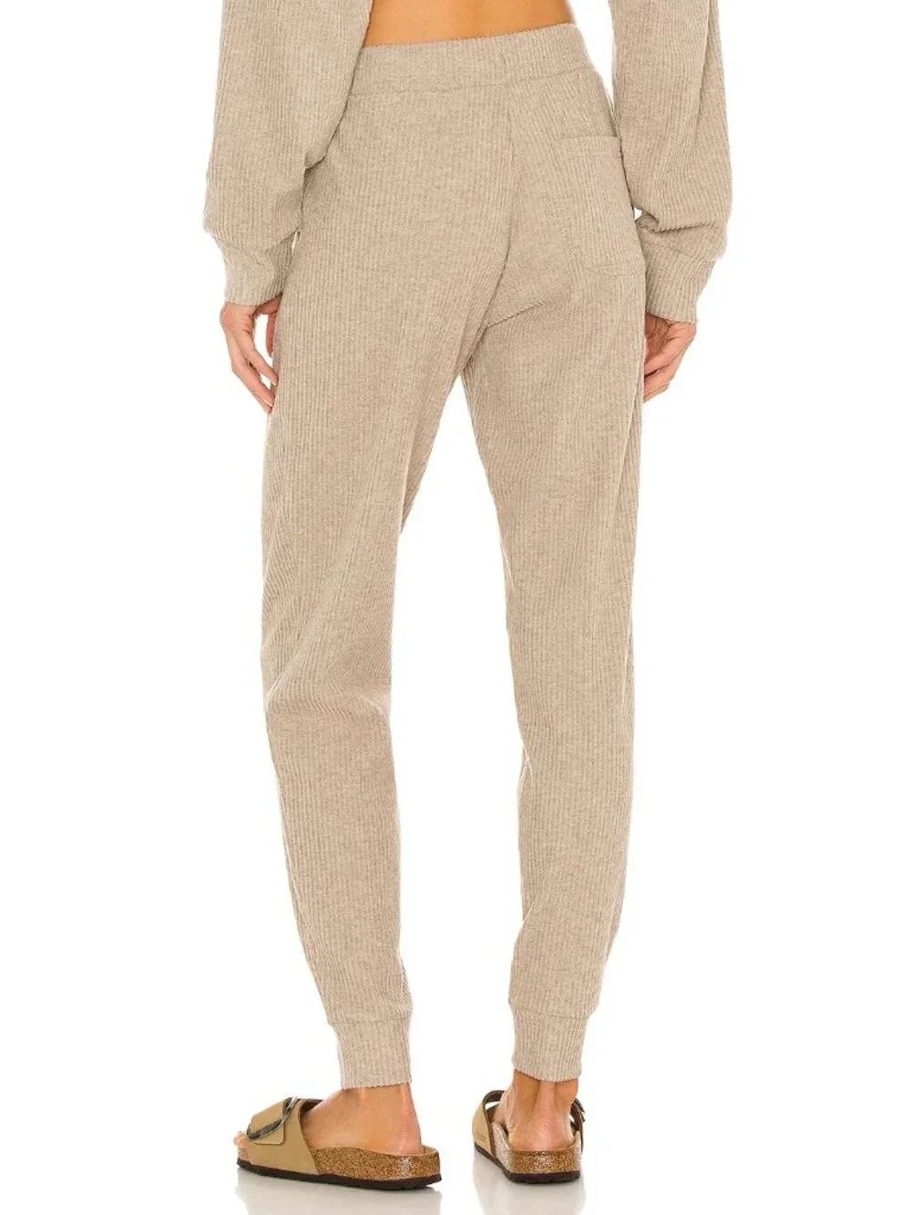 NWT Alo Yoga Muse Sweatpant in Heather Gravel Ribbed Tapered Jogger Pants XXS